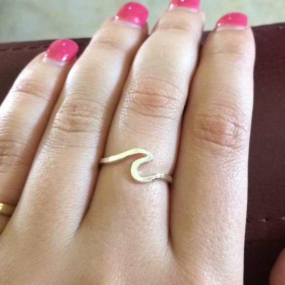 ❤️WAVE RING - Picture 3 of 3